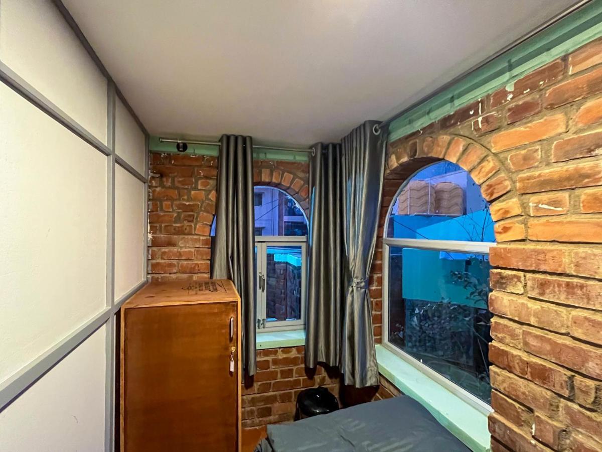 Rahees Bi Roambay - Backpacker Hostel ไมซอร์ ภายนอก รูปภาพ
