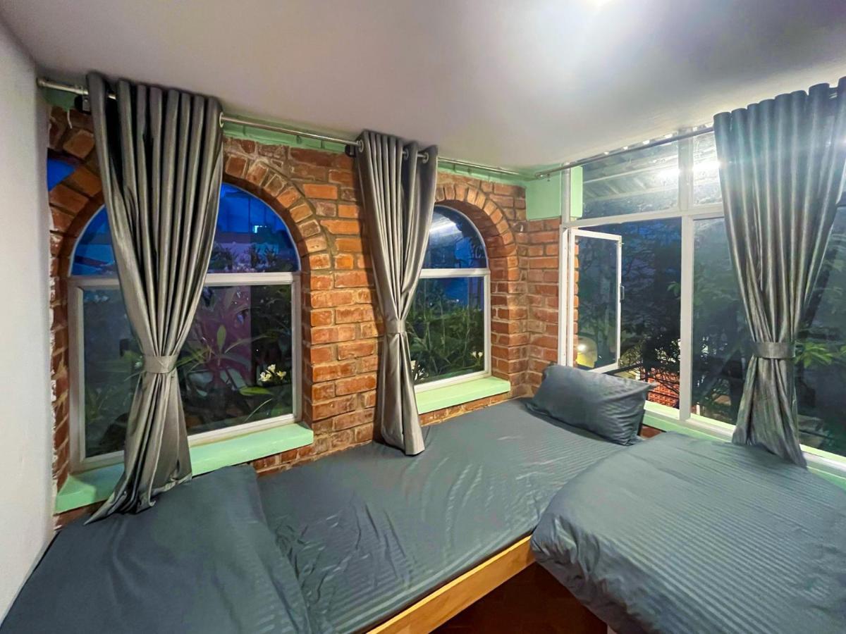 Rahees Bi Roambay - Backpacker Hostel ไมซอร์ ภายนอก รูปภาพ