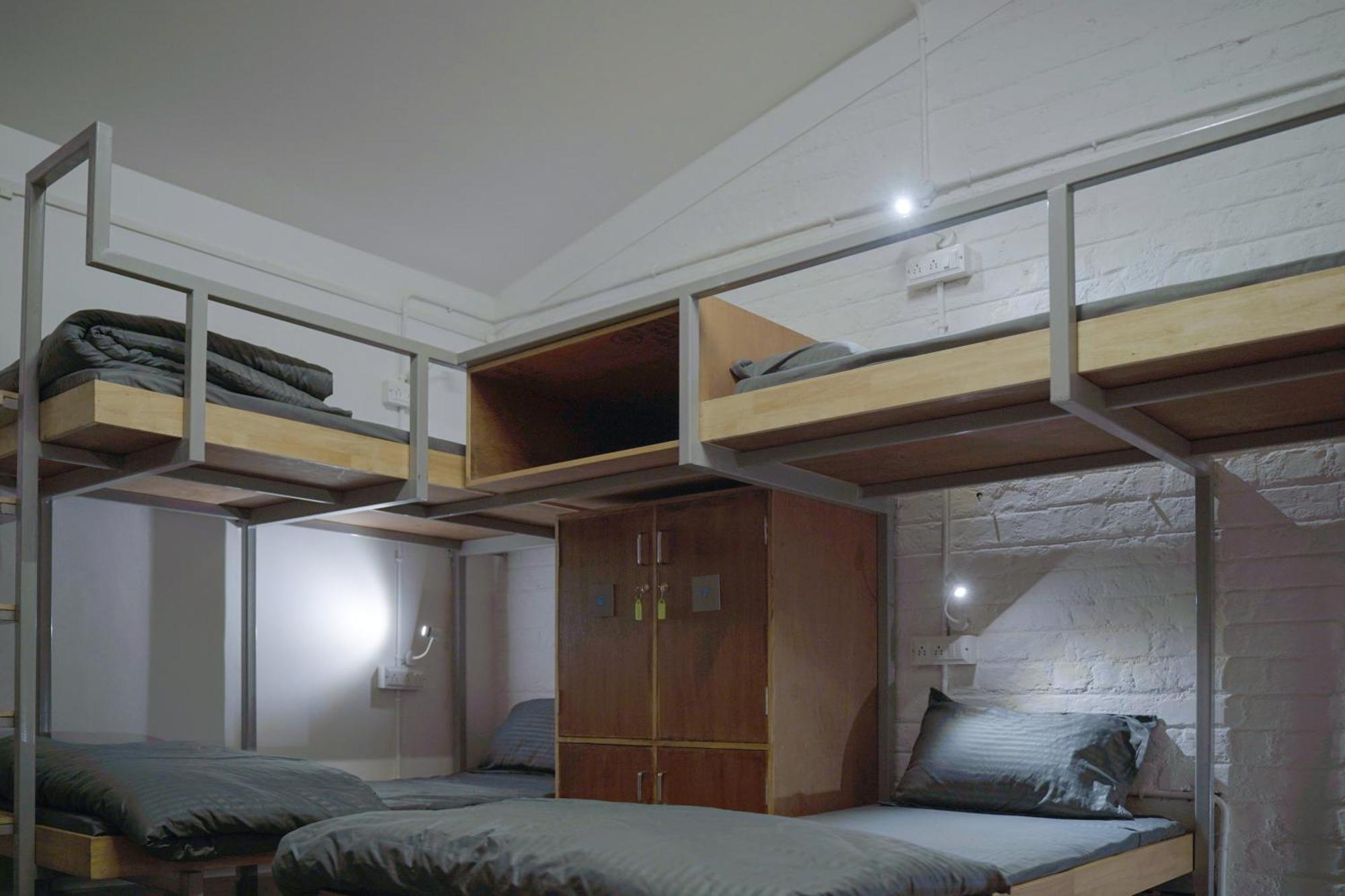 Rahees Bi Roambay - Backpacker Hostel ไมซอร์ ภายนอก รูปภาพ